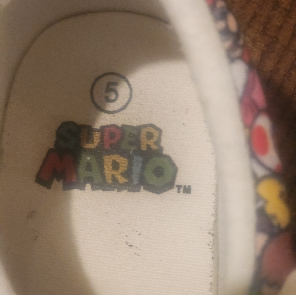 Super mario shoes size 5 - Picture 3 of 3